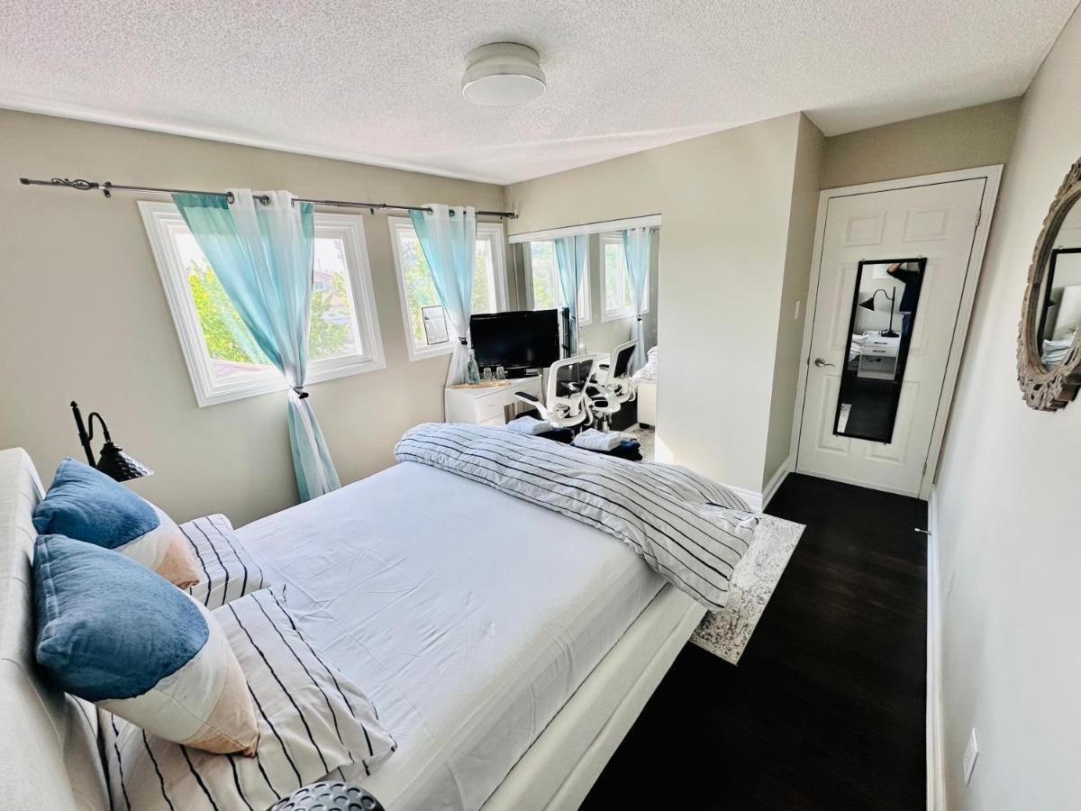 Luxury Homestay In Mississauga Near Square One Mall & Pearson Airport Exterior photo