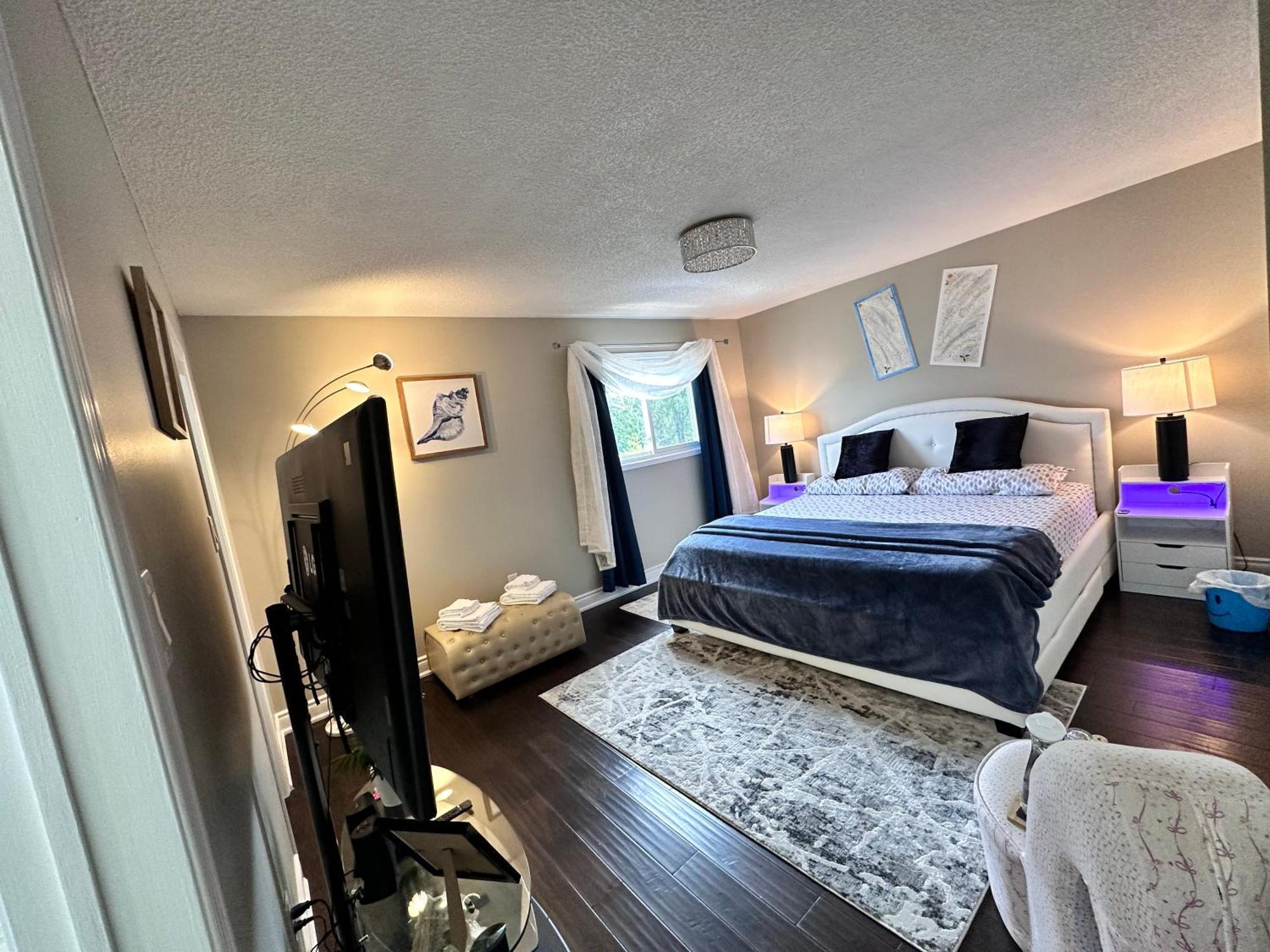 Luxury Homestay In Mississauga Near Square One Mall & Pearson Airport Exterior photo